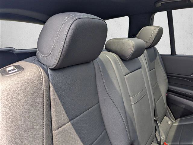 Used 2025 Mercedes-Benz GLS 450 4MATIC image 19