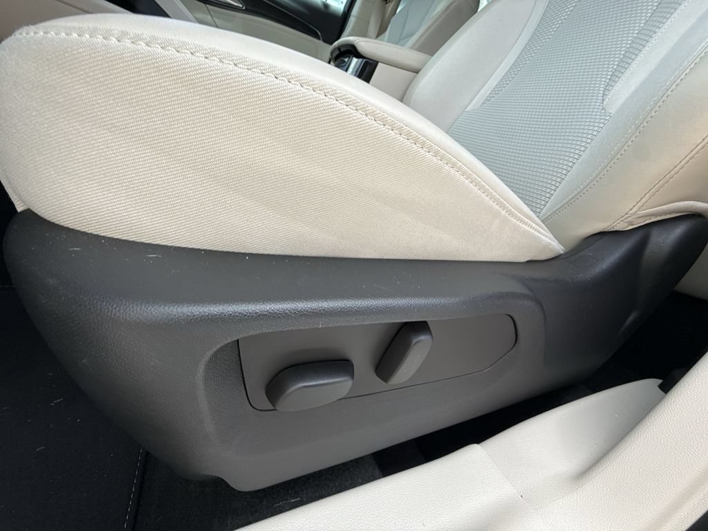 Used 2023 Buick Envision Preferred AWD/4WD image 18
