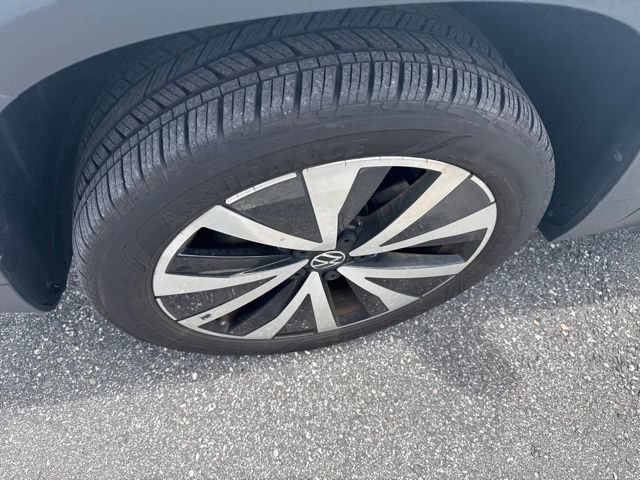 Used 2024 Volkswagen Taos SE FWD image 4
