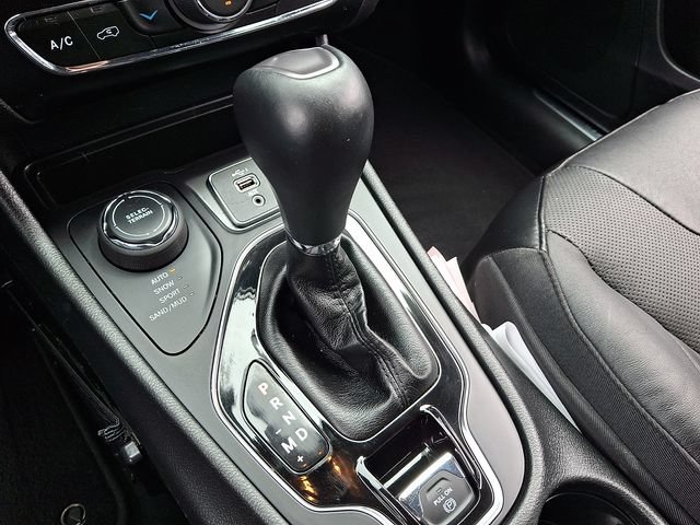 Used 2019 Jeep Cherokee Limited AWD/4WD image 26