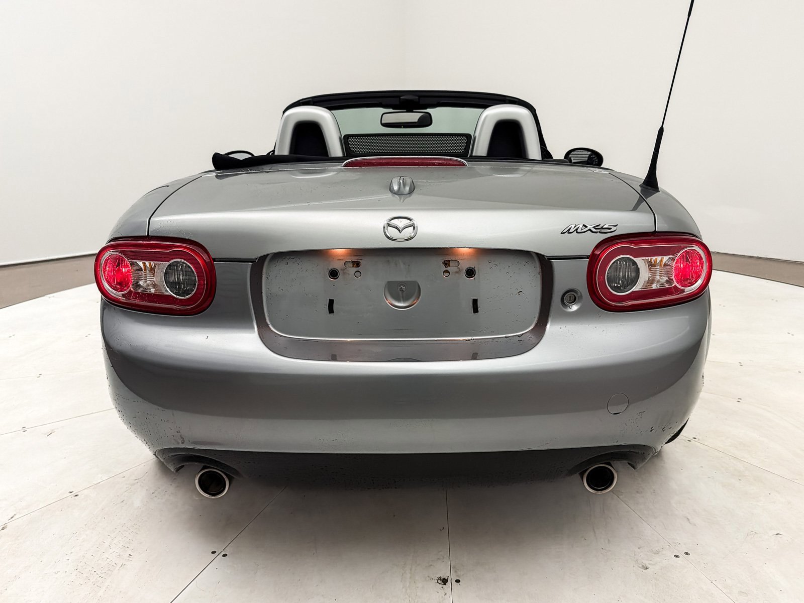 Used 2011 MAZDA MX-5 Miata Grand Touring w/ Premium Pkg image 12