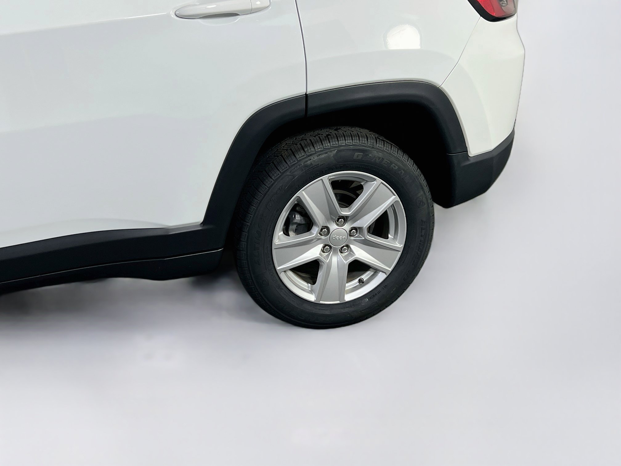 Used 2022 Jeep Compass Latitude AWD/4WD image 28
