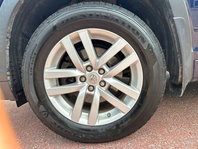 Used 2015 Toyota Highlander LE image 28