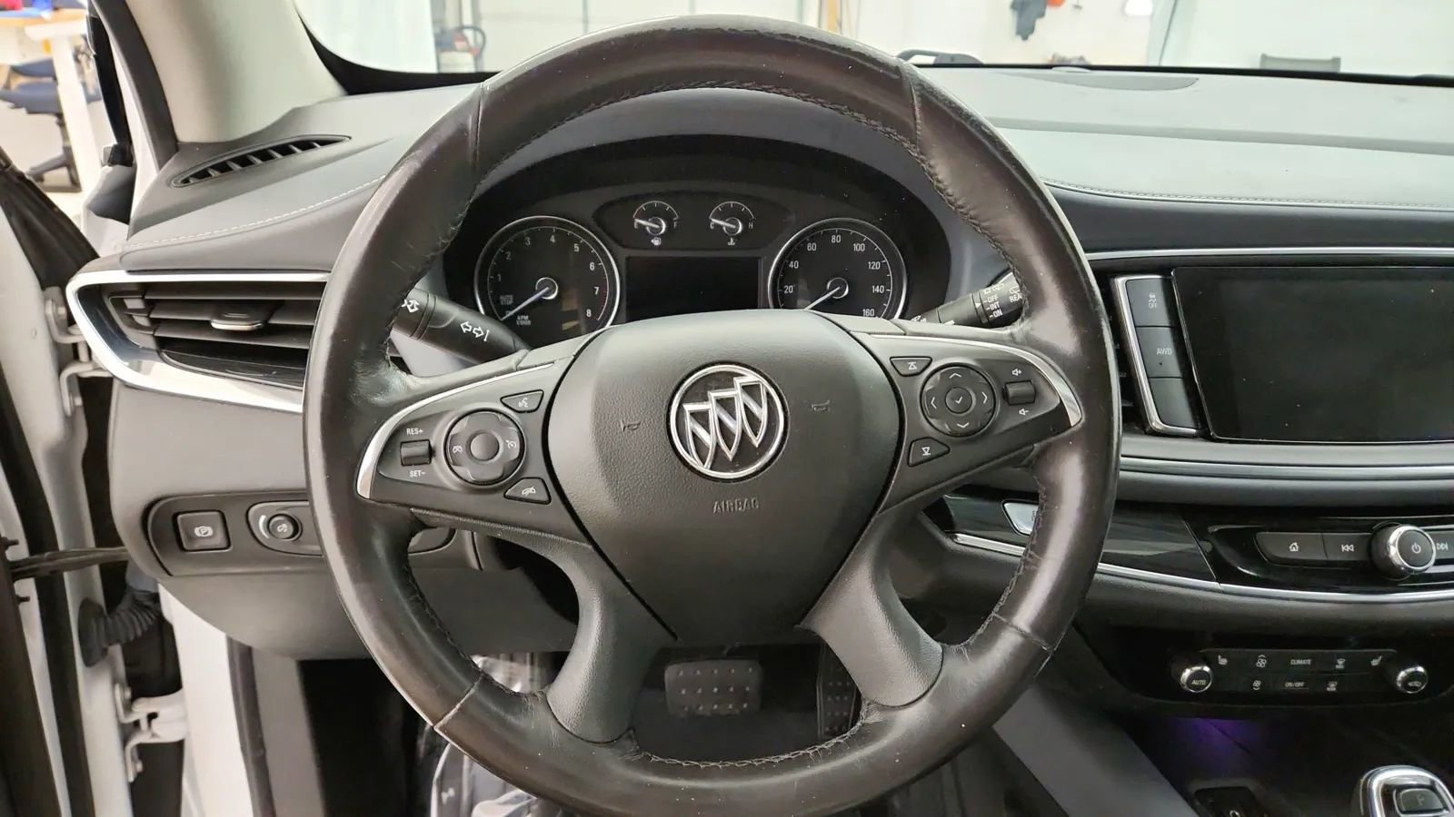 Used 2019 Buick Enclave Essence image 31