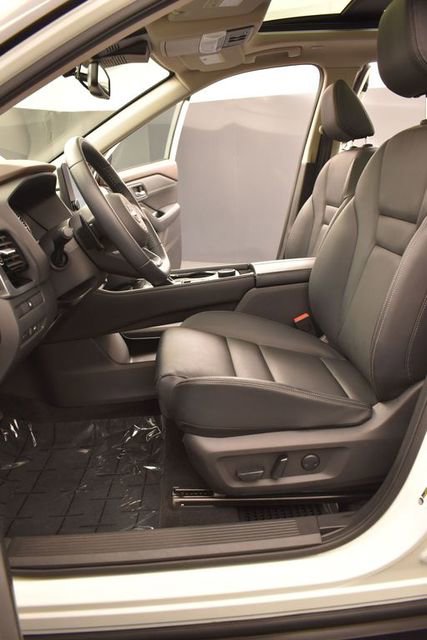 Used 2023 Nissan Rogue SL w/ SL Premium Package AWD/4WD image 9