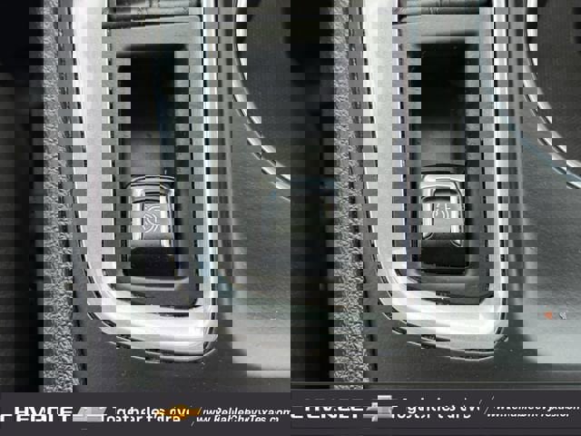 Used 2018 Chevrolet Equinox Premier image 19