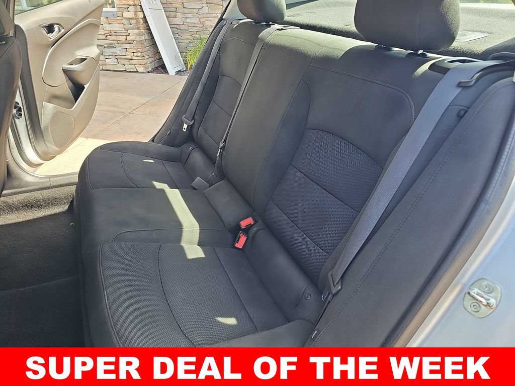 Used 2017 Chevrolet Cruze LS FWD image 13