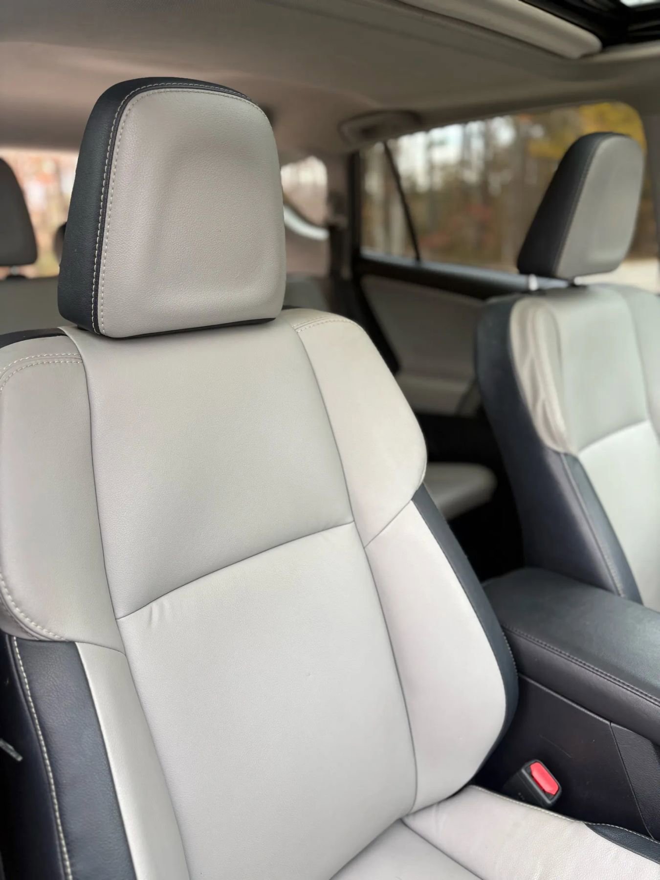 Used 2016 Toyota RAV4 Limited image 19