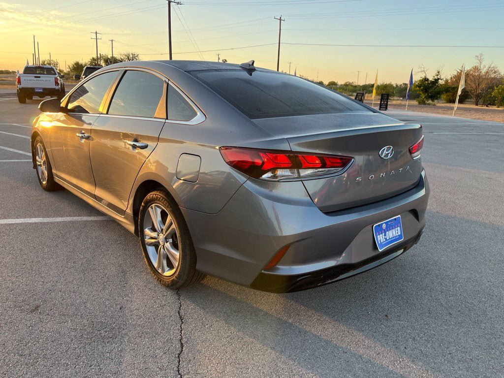 Used 2019 Hyundai Sonata SEL w/ Tech Package 02 FWD image 3