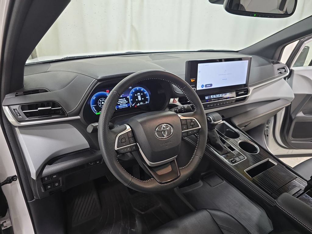 Certified 2025 Toyota Sienna XSE AWD/4WD image 21