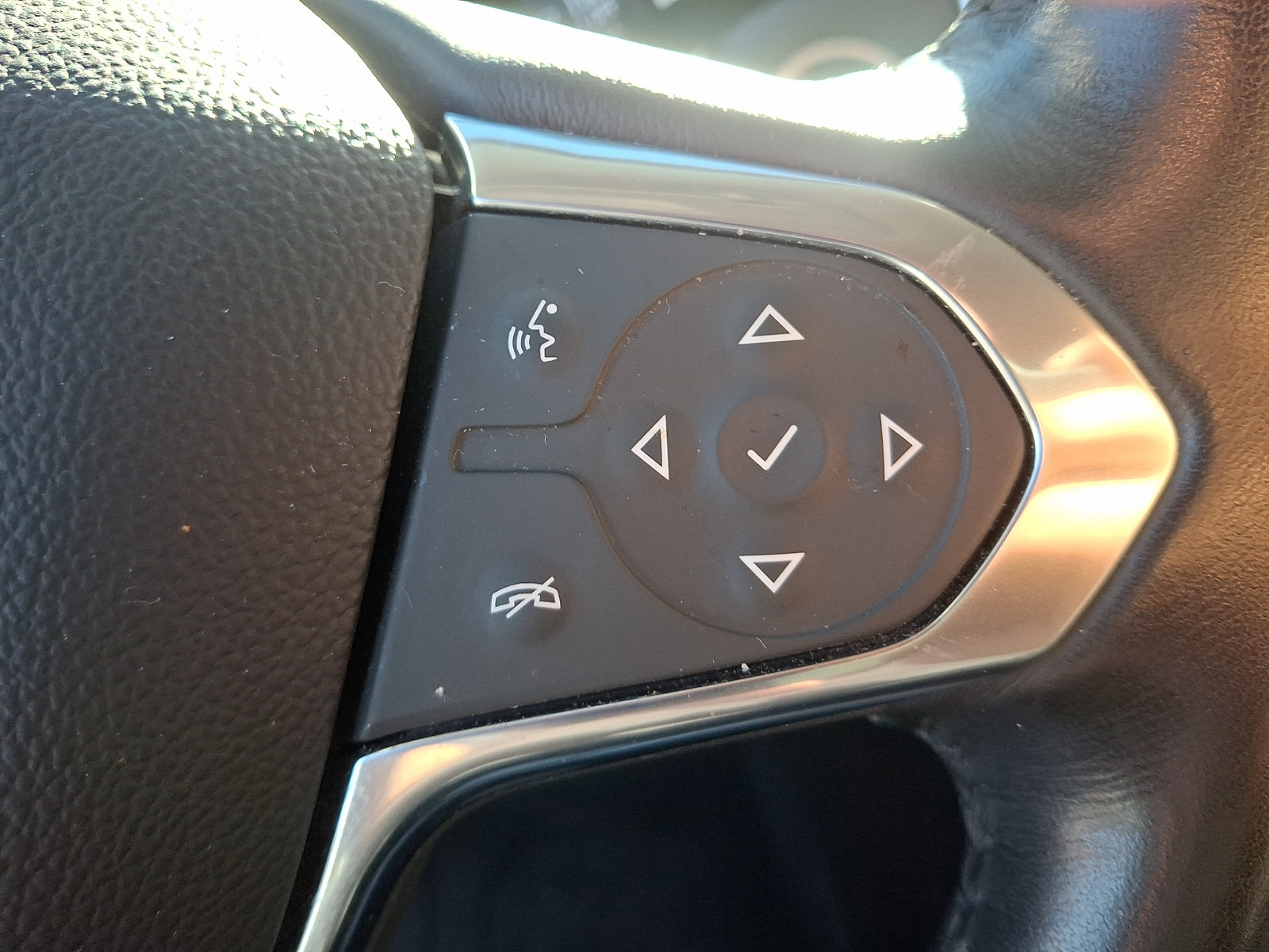 Used 2021 Chevrolet Traverse Premier AWD/4WD image 23