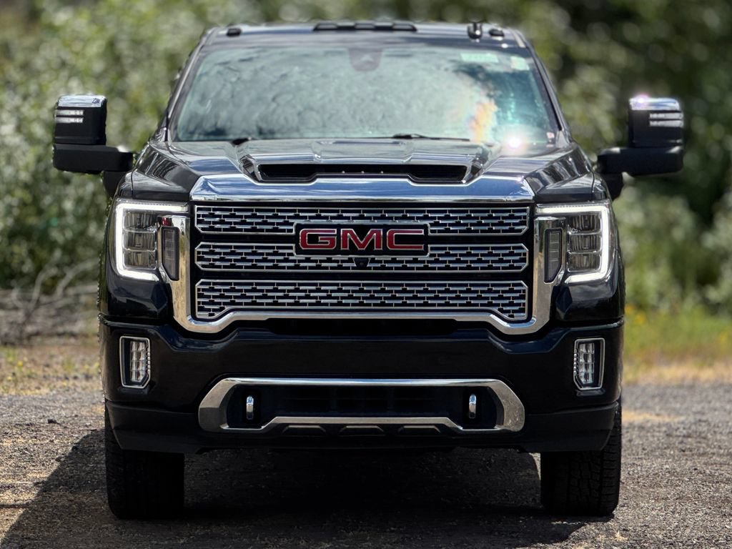 Used 2022 GMC Sierra 3500 Denali w/ Denali Black Diamond Edition AWD/4WD image 2