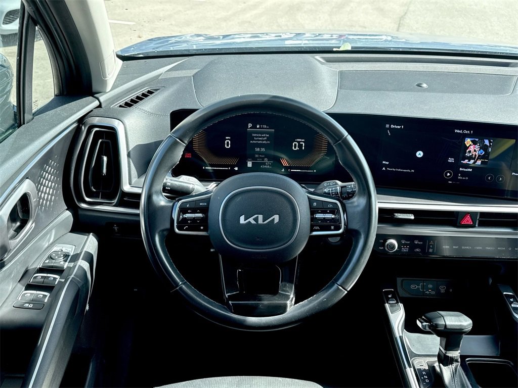 Used 2024 Kia Sorento S image 10