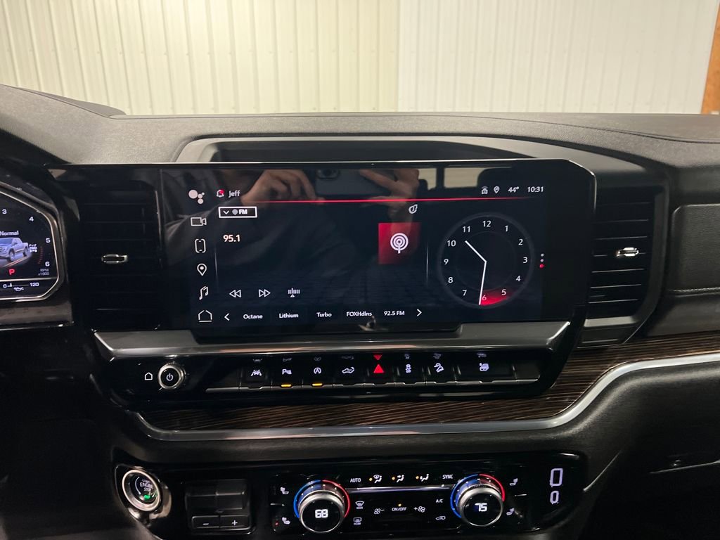 Used 2024 GMC Sierra 1500 Elevation w/ Preferred Package image 23