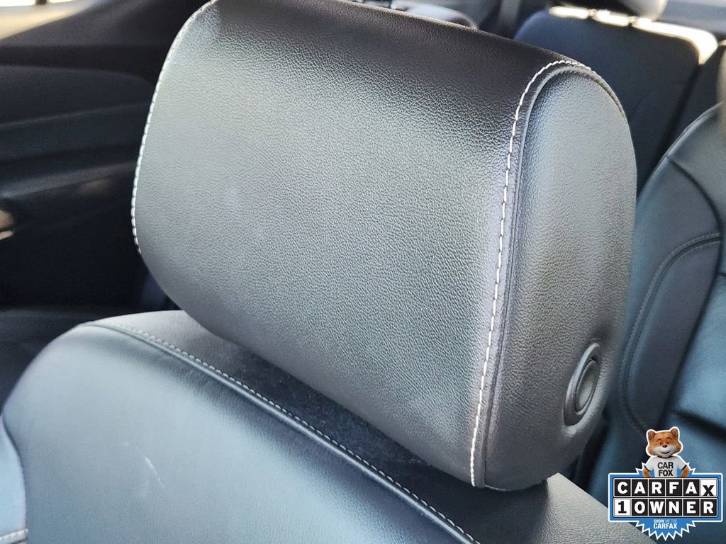 Used 2023 Chevrolet Traverse LT w/ Rear Camera Mirror Package image 19