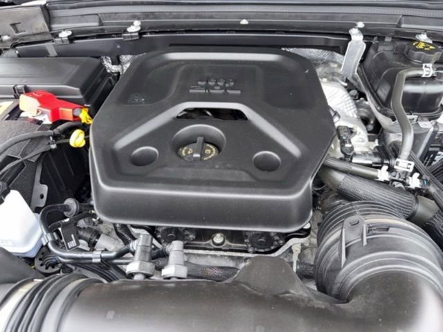 Used 2025 Jeep Wrangler Sahara 4xe image 19