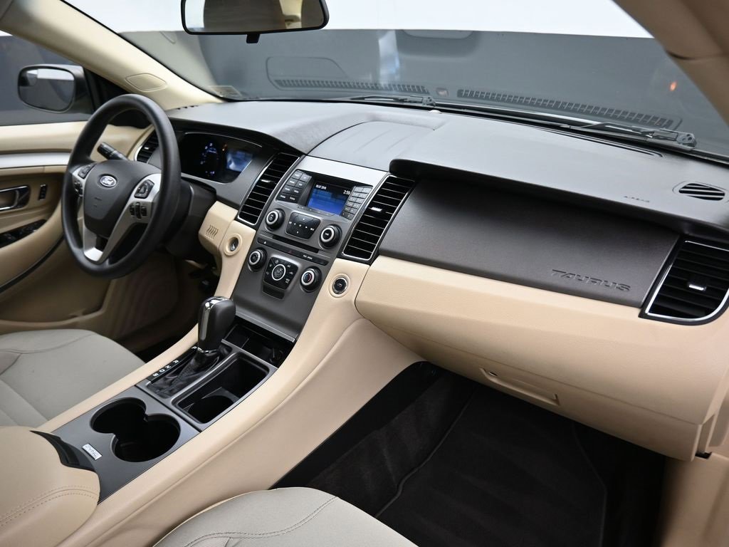 Used 2018 Ford Taurus SE image 39