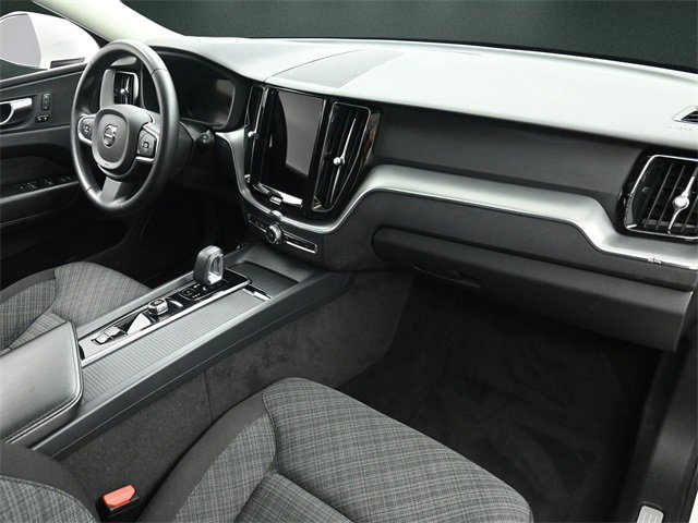 Used 2023 Volvo XC60 B5 Core image 20
