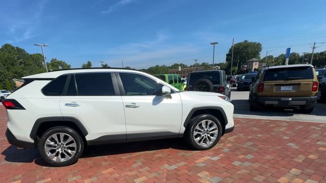 Used 2020 Toyota RAV4 Limited FWD image 3