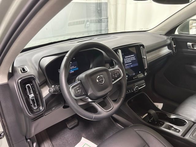 Certified 2025 Volvo XC40 B5 Core image 11
