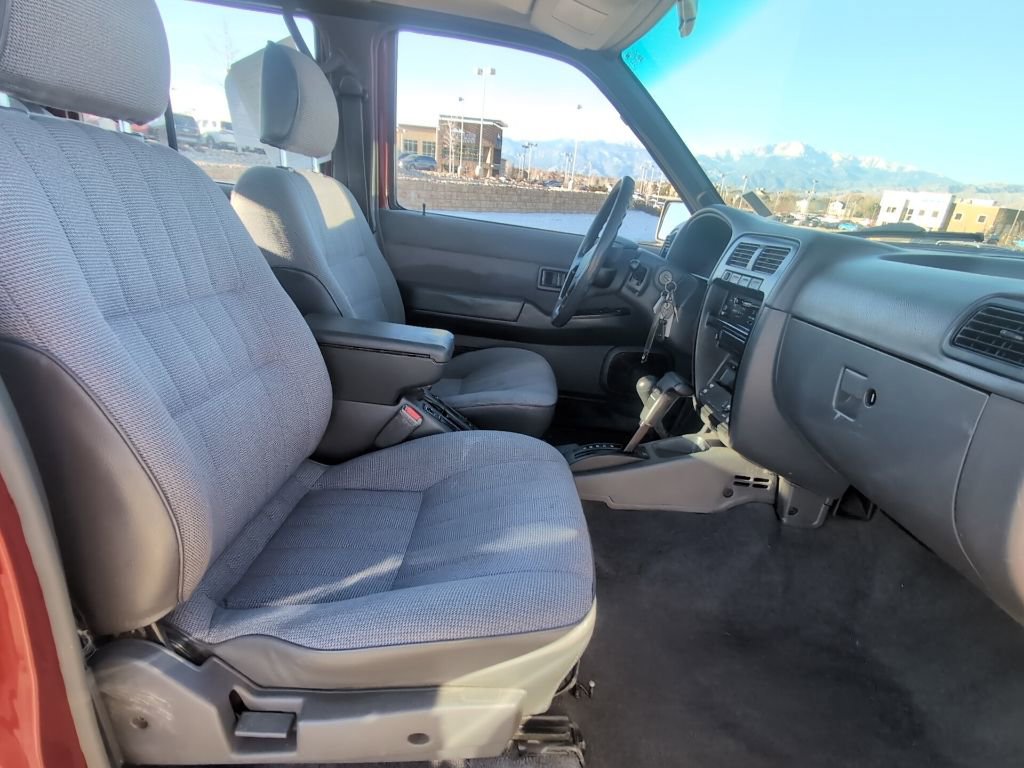 Used 1995 Nissan Pathfinder LE image 28