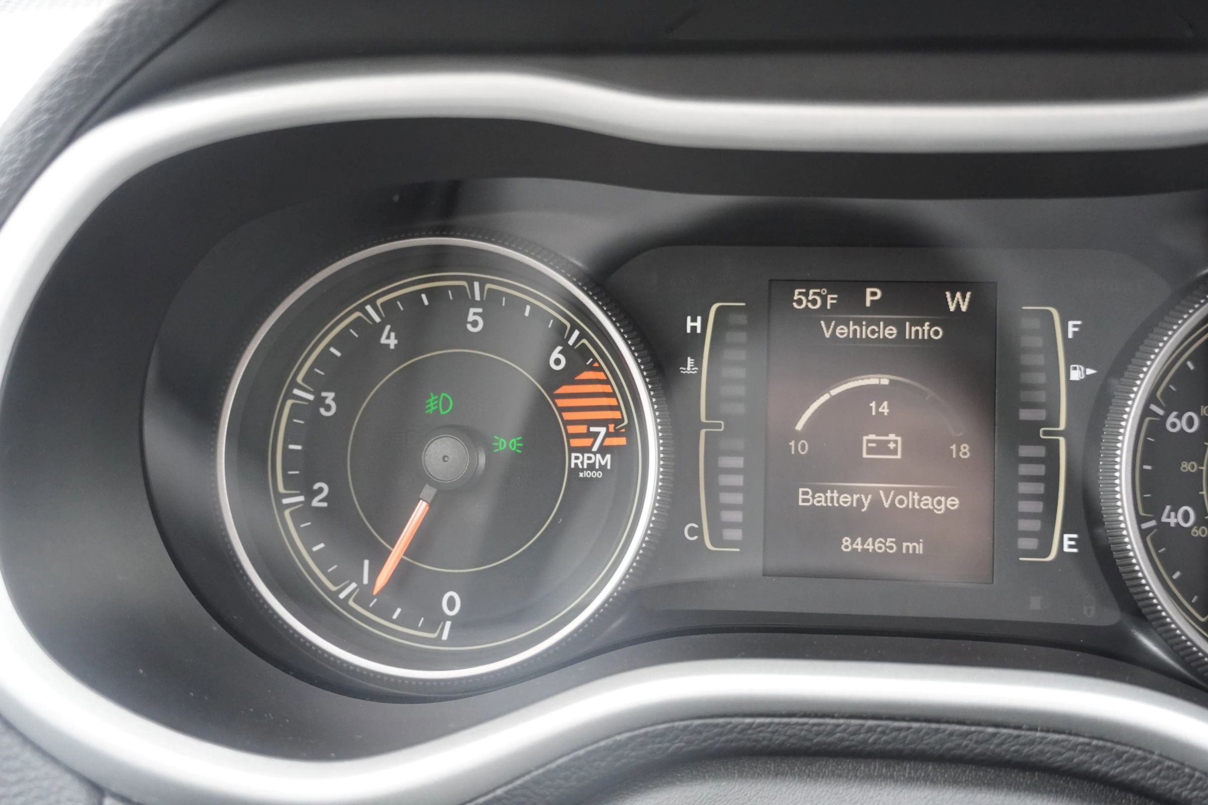 Used 2018 Jeep Cherokee Latitude Plus w/ Cold Weather Group image 40