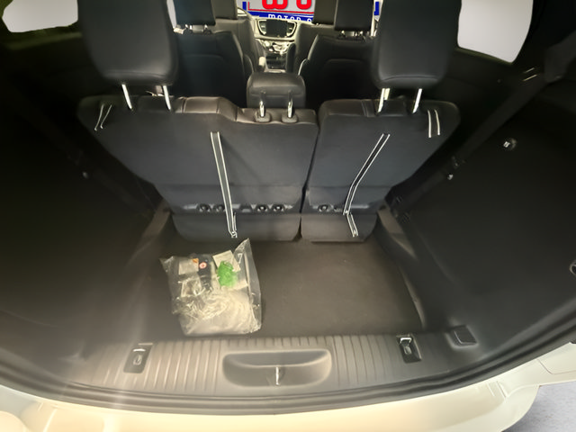 New 2027 Chrysler Pacifica Select FWD image 18