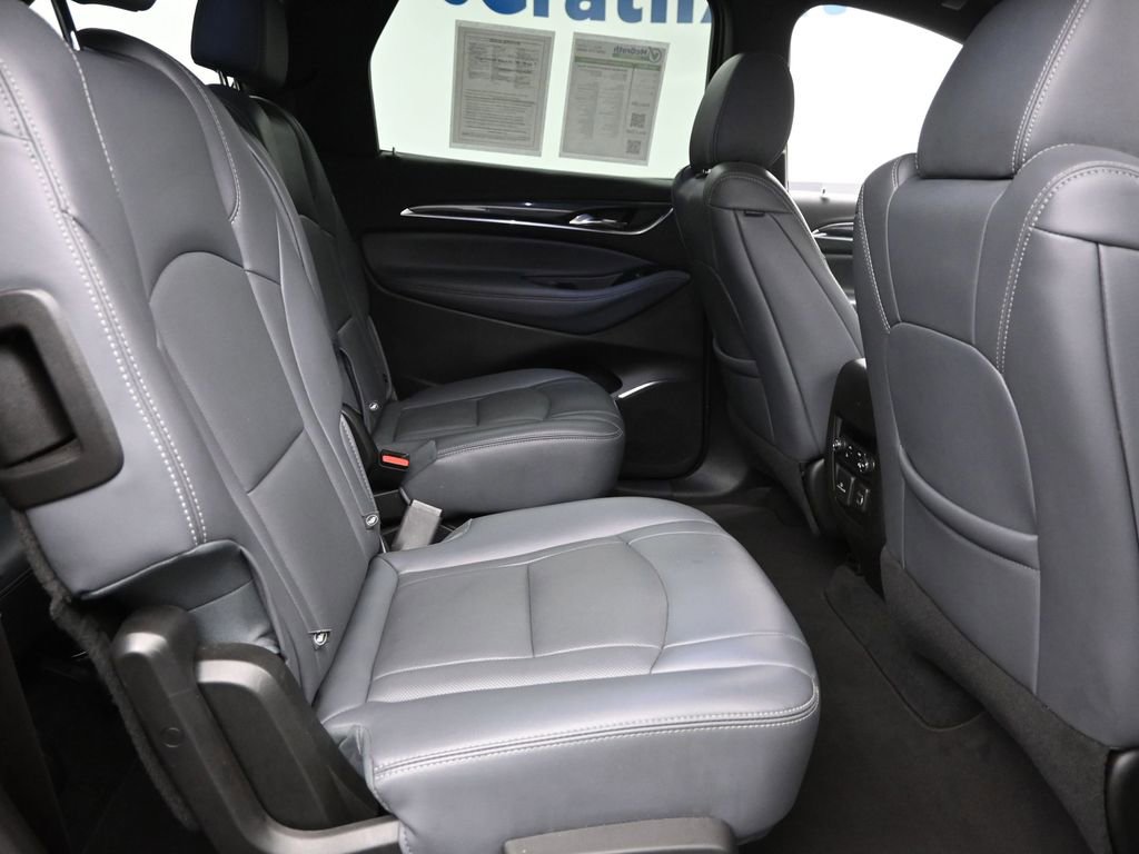 Used 2024 Buick Enclave Premium image 9