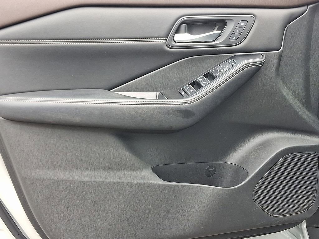 Certified 2023 Nissan Rogue SL w/ SL Premium Package image 14