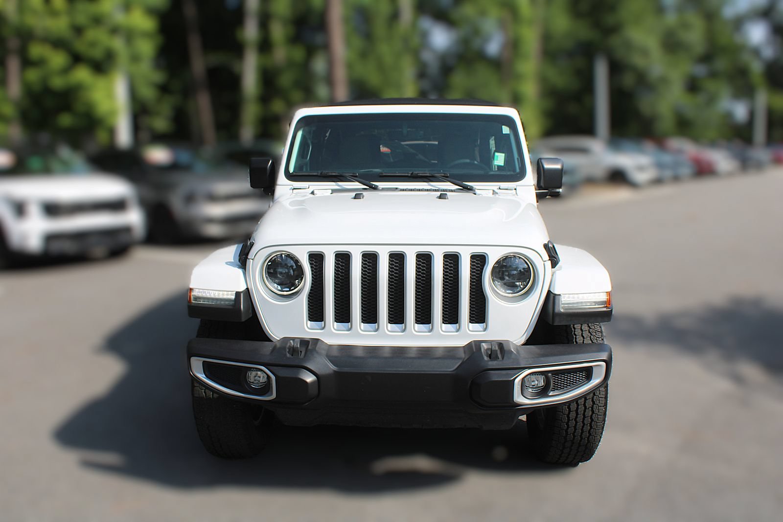 Used 2023 Jeep Wrangler Unlimited Sahara w/ LED Lighting Group AWD/4WD image 16