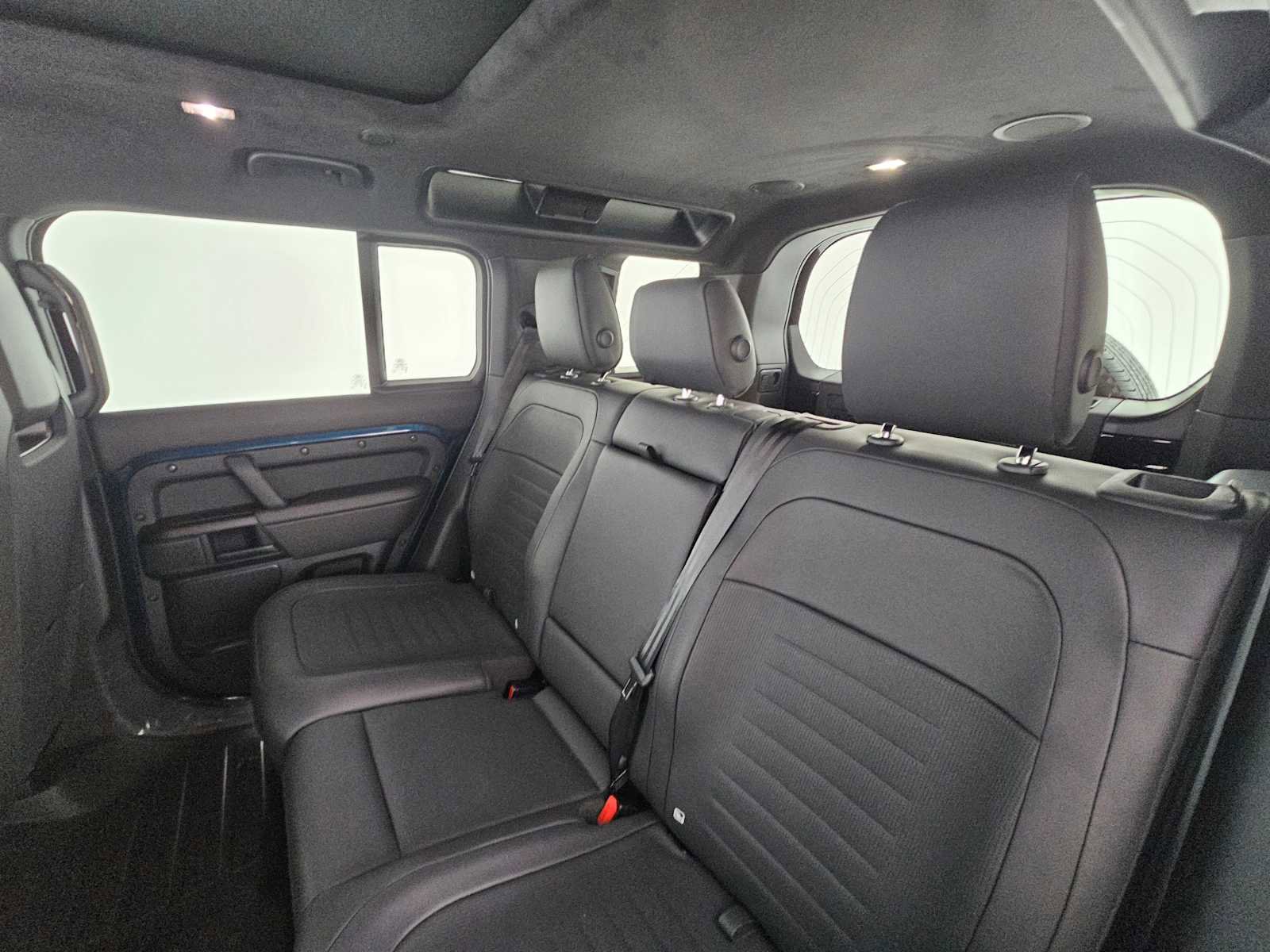 New 2026 Land Rover Defender 110 OCTA image 18