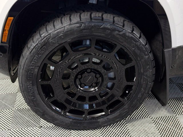 New 2026 Land Rover Defender 110 X-Dynamic SE AWD/4WD image 37