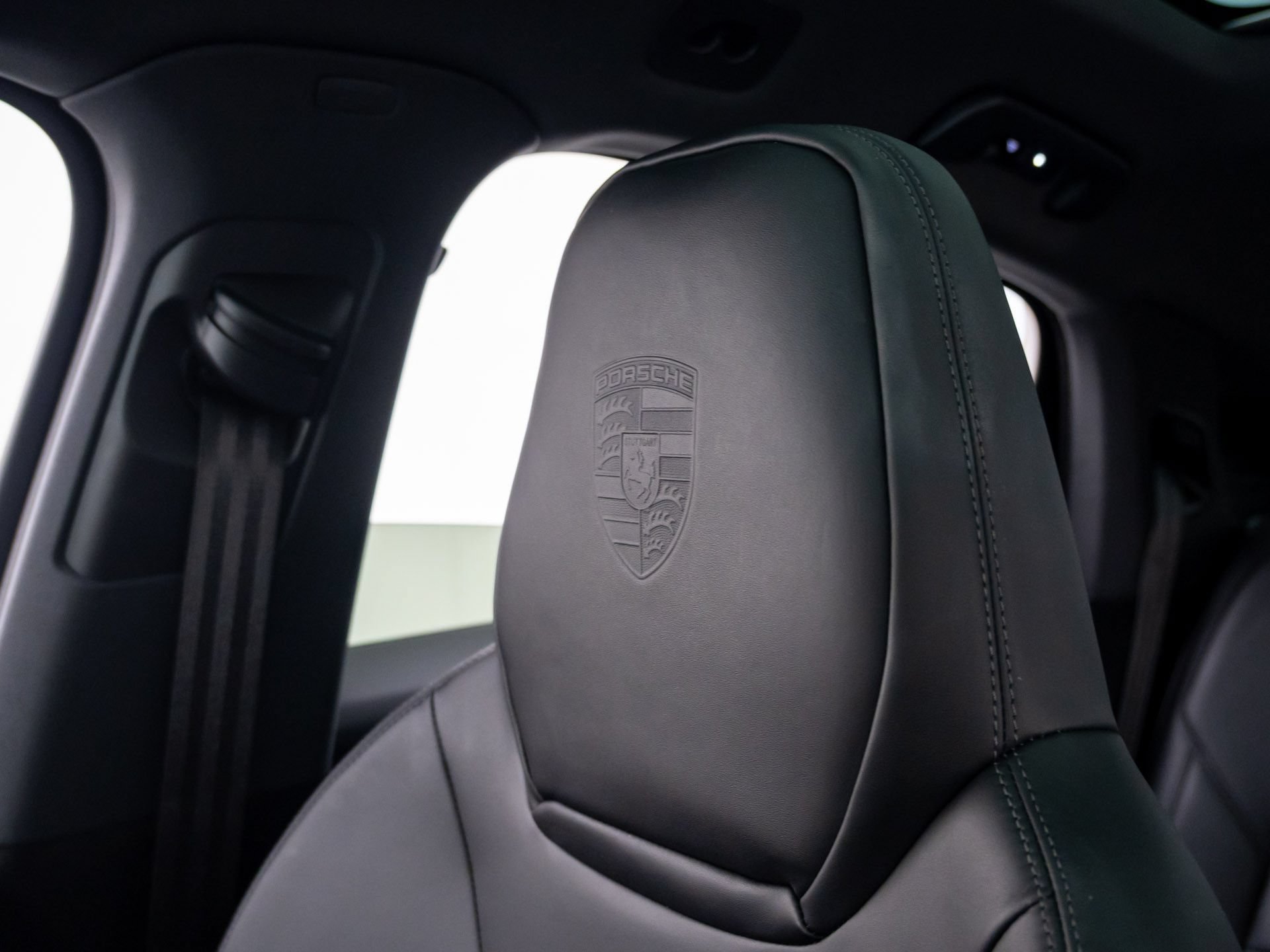 Used 2024 Porsche Cayenne S AWD/4WD image 32