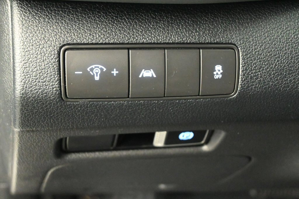 Used 2023 Hyundai Santa Fe SE w/ Cargo Package AWD/4WD image 5