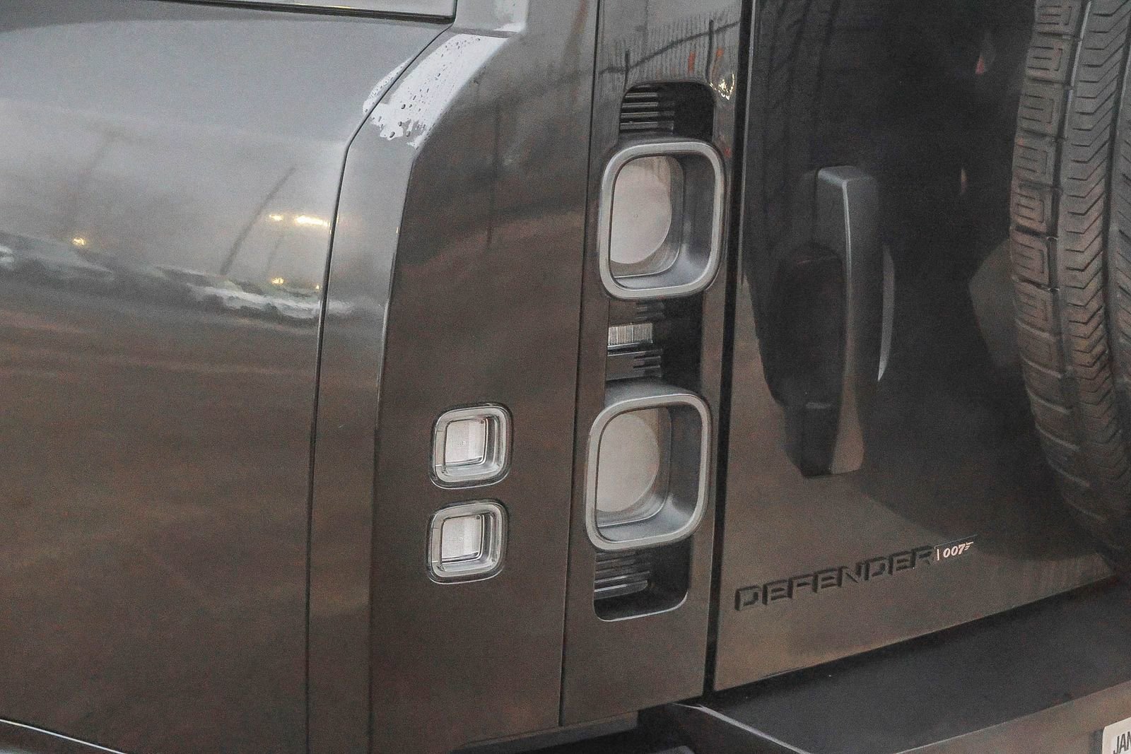 Used 2023 Land Rover Defender 130 X image 11