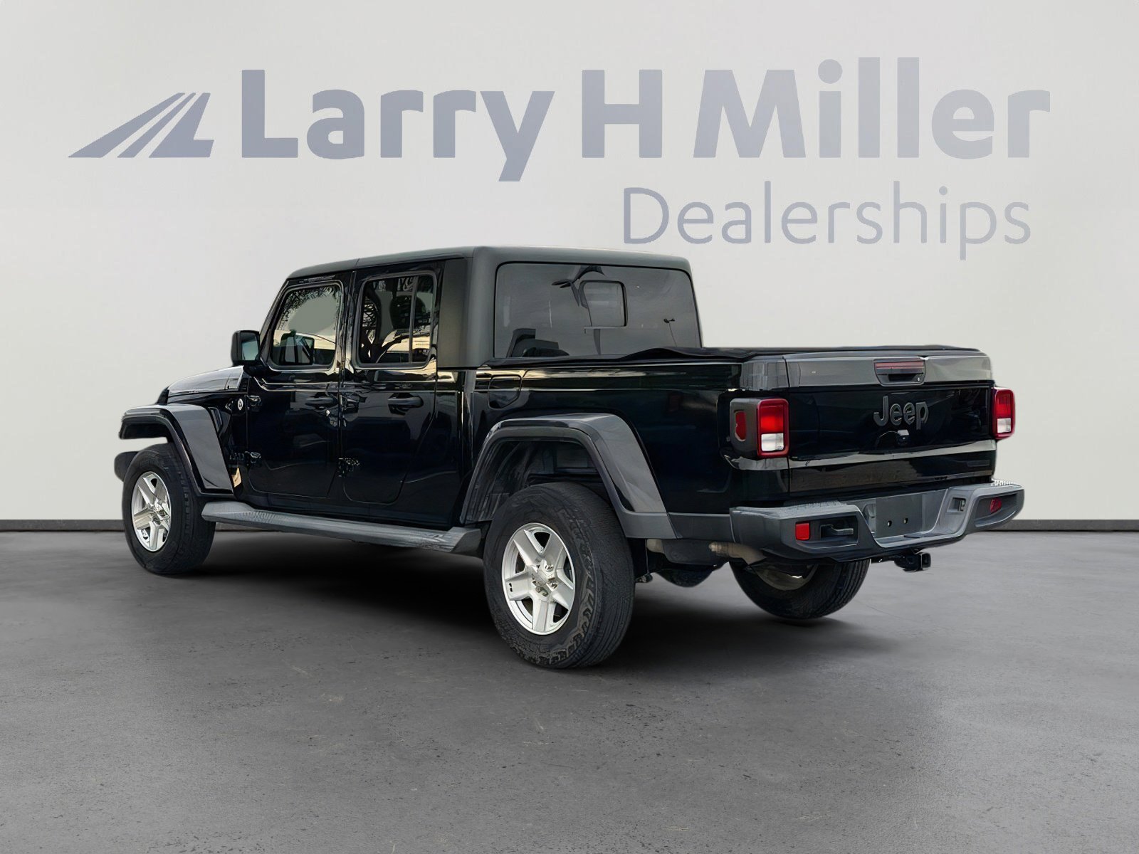 Used 2020 Jeep Gladiator Sport w/ Quick Order Package 24S AWD/4WD image 3