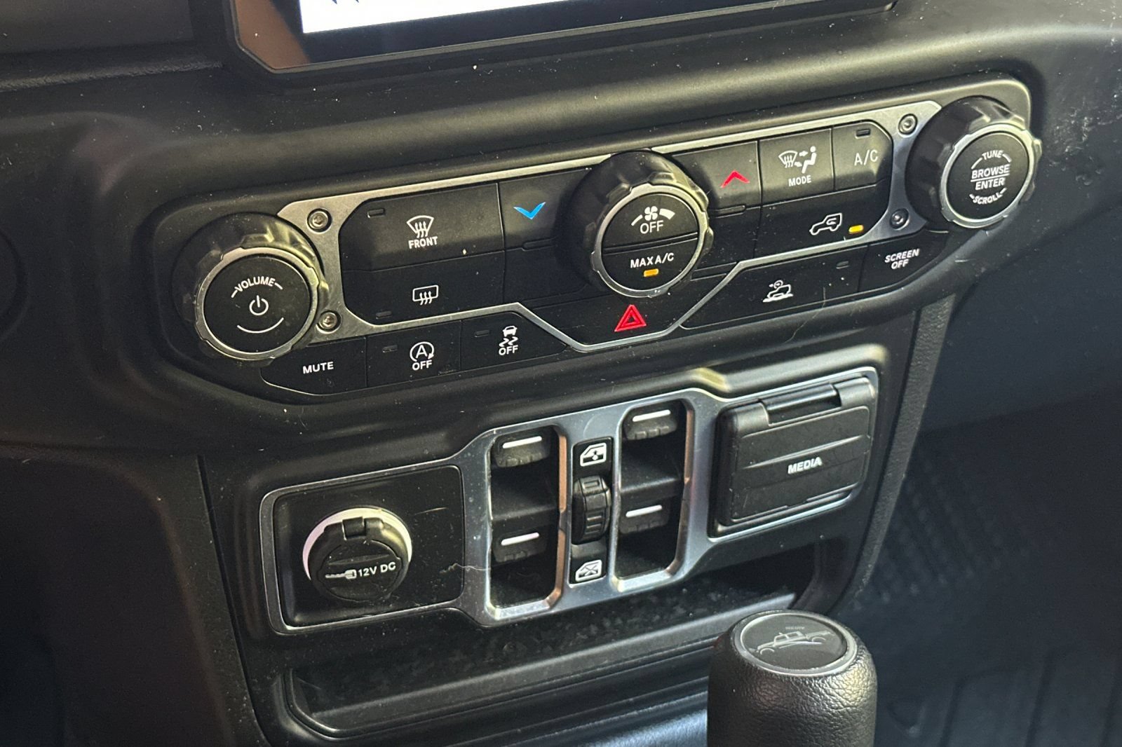 Used 2023 Jeep Gladiator Sport AWD/4WD image 19