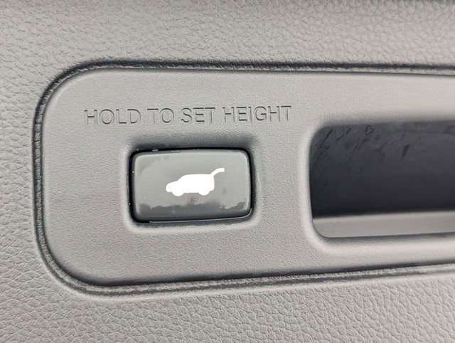 Used 2025 Honda Pilot TrailSport image 32