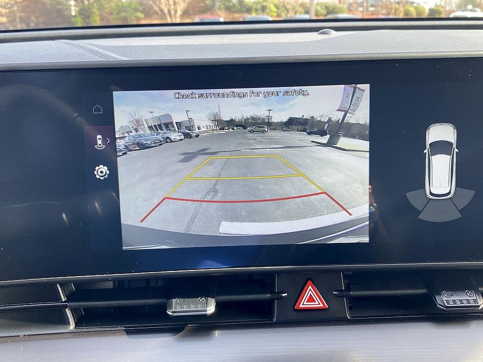 Used 2025 Kia Sportage EX image 15