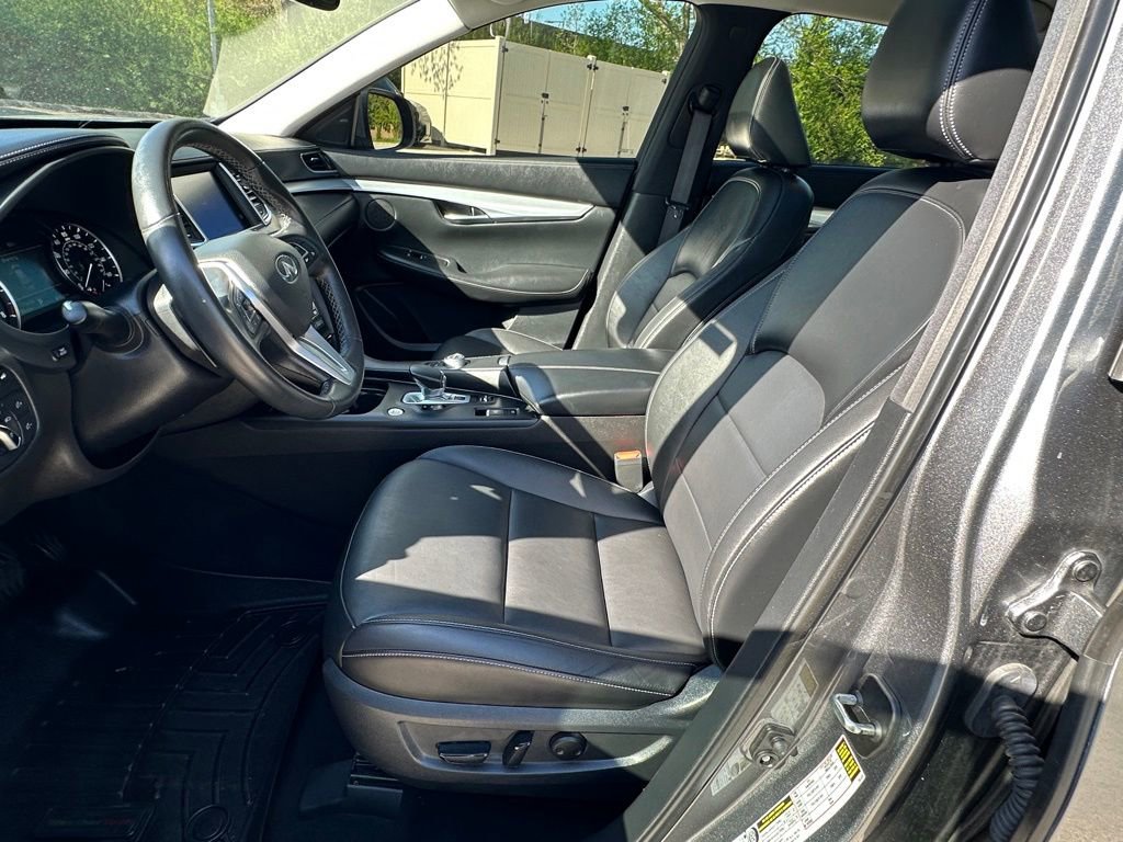 Used 2020 INFINITI QX50 Luxe w/ Cargo Package AWD/4WD image 13