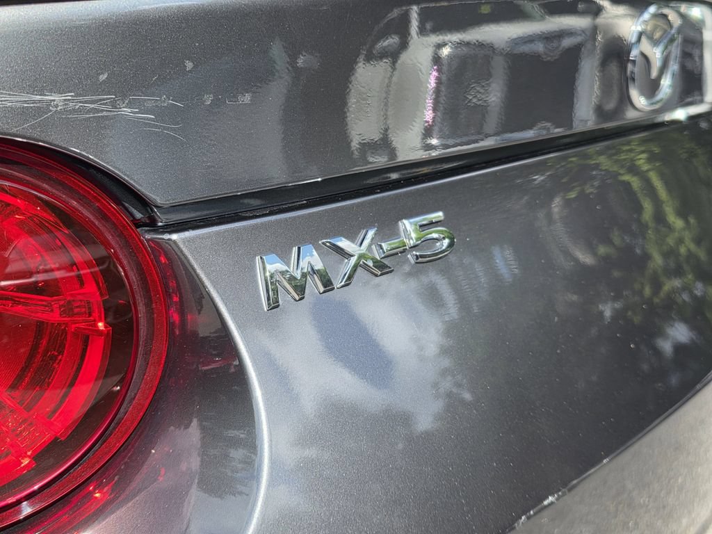 Used 2021 MAZDA MX-5 Miata RF Club RWD image 8