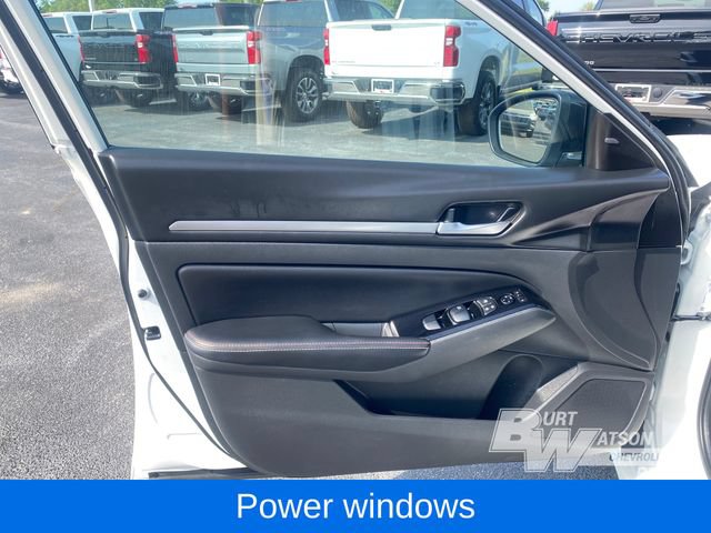 Used 2024 Nissan Altima 2.5 SR AWD/4WD image 12