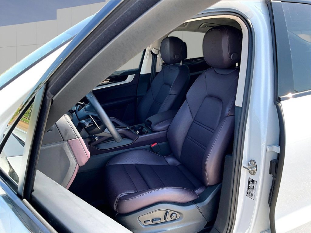 Certified 2025 Porsche Cayenne S AWD/4WD image 5