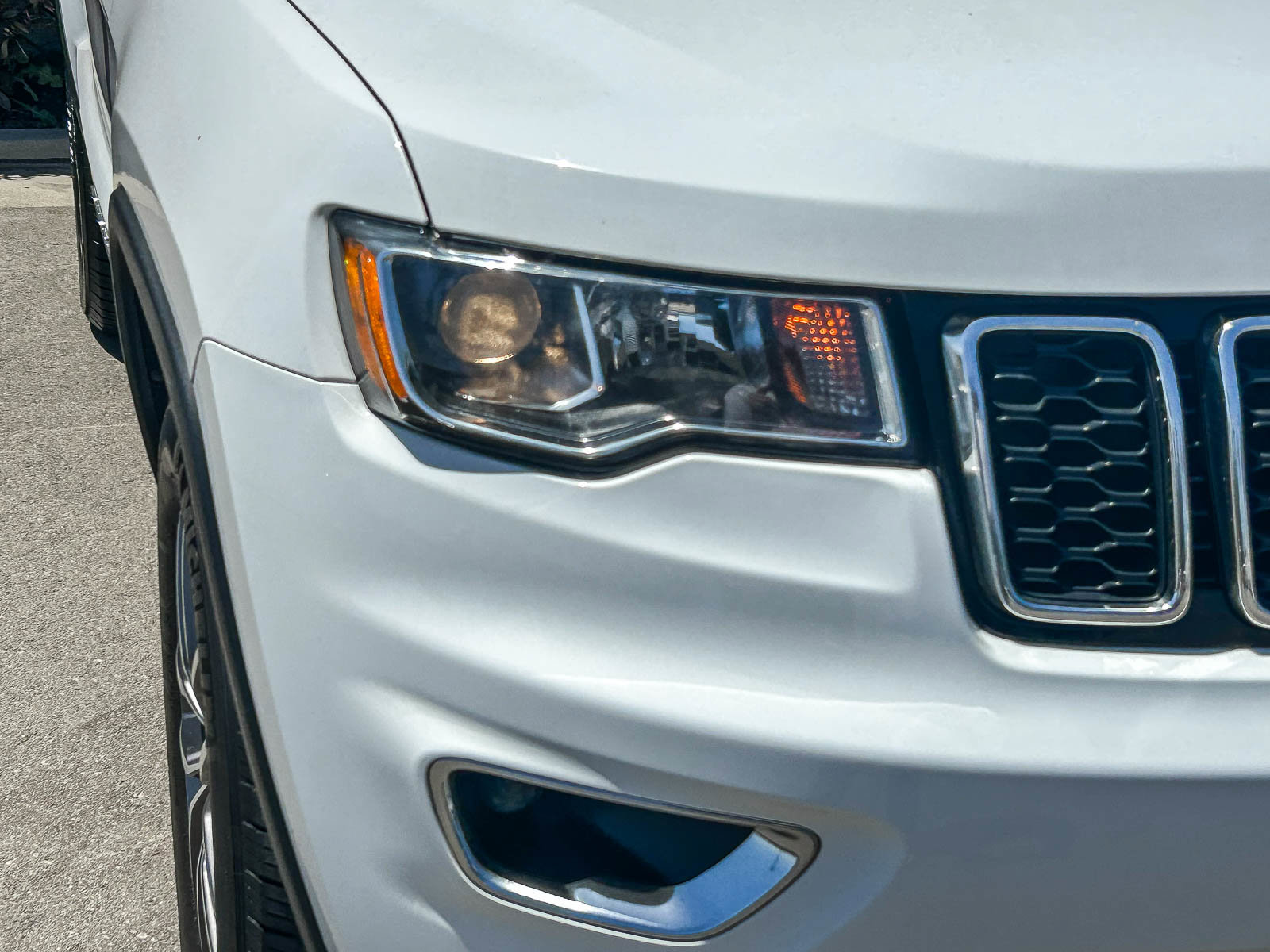 Used 2020 Jeep Grand Cherokee Laredo w/ Laredo X Package RWD image 4