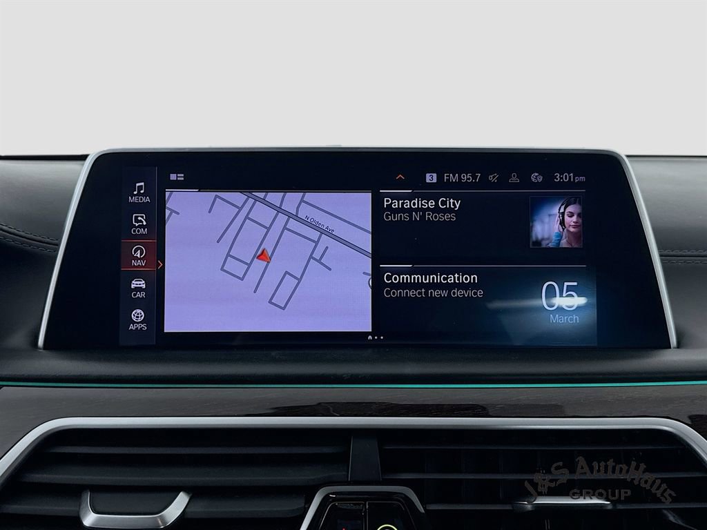 Used 2021 BMW 740i xDrive w/ M Sport Package image 17