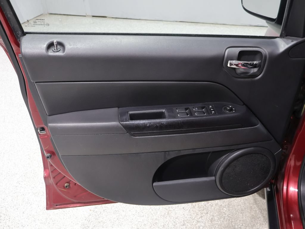 Used 2016 Jeep Compass Sport w/ Power Value Group FWD image 12