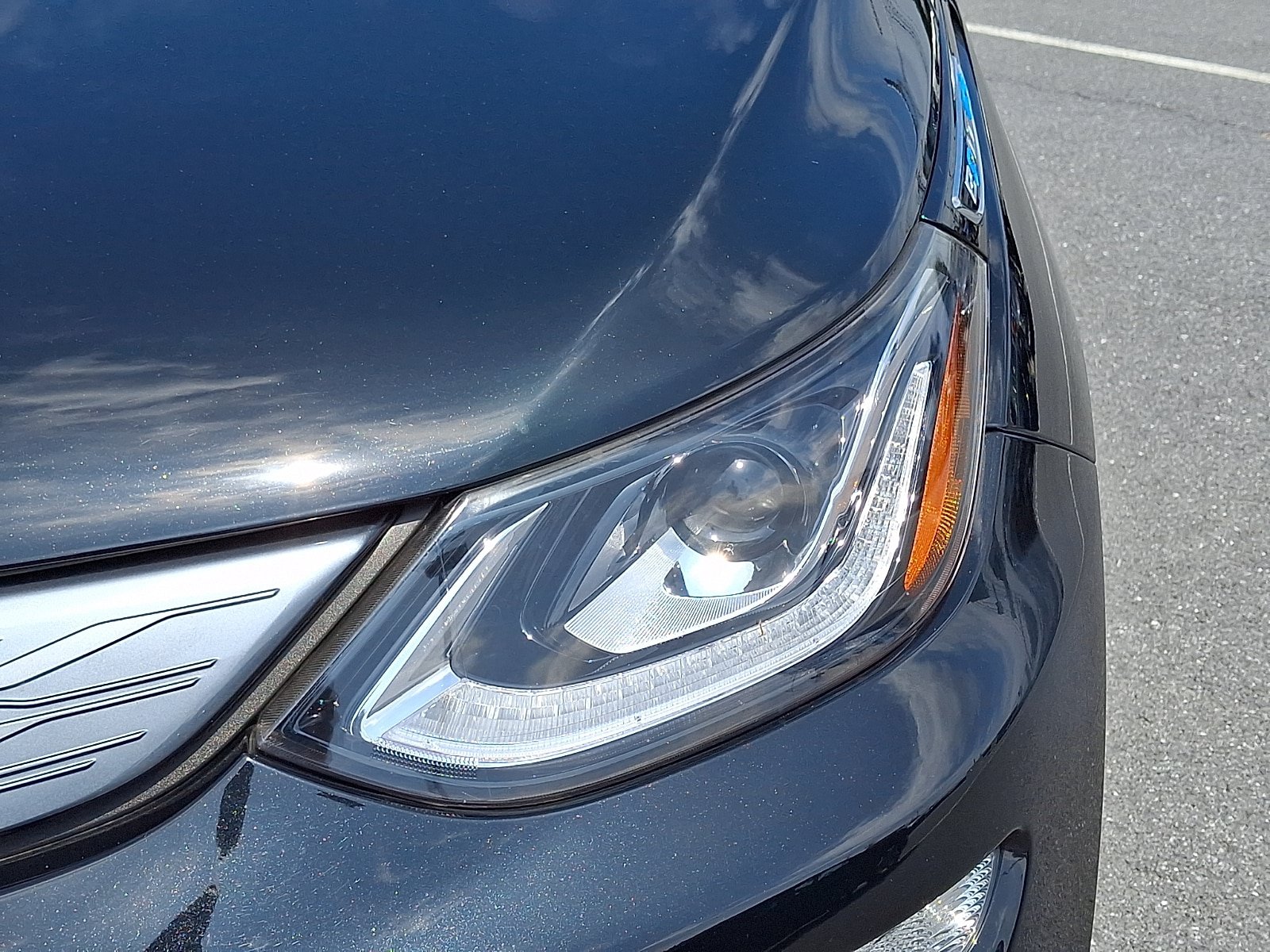 Used 2017 Chevrolet Bolt Premier w/ Driver Confidence II Package FWD image 10