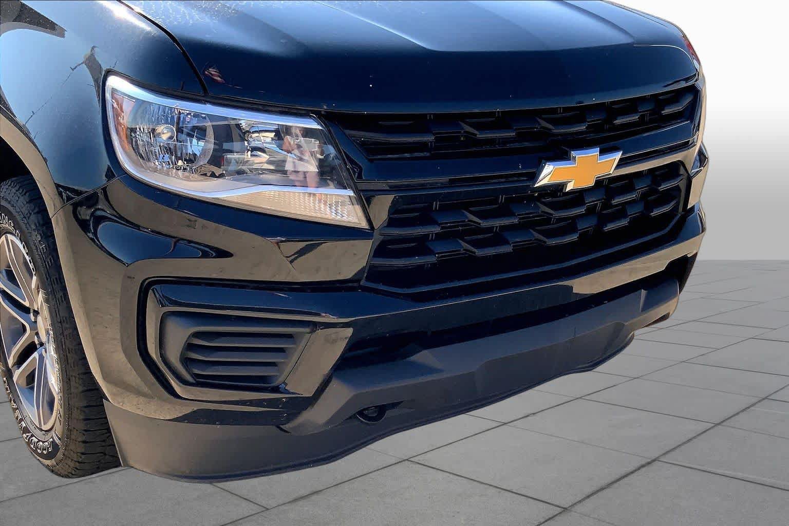 Used 2021 Chevrolet Colorado W/T w/ Custom Special Edition AWD/4WD image 28