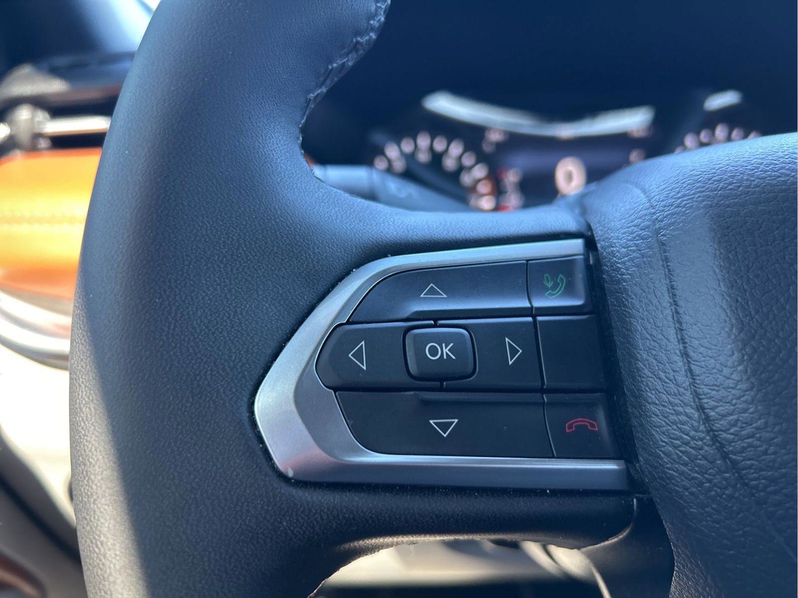 Certified 2023 Jeep Compass Limited w/ Sun and Sound Group image 21