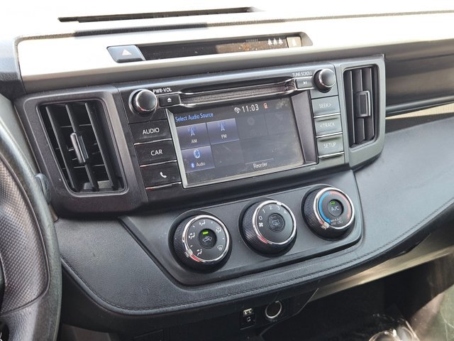 Used 2017 Toyota RAV4 LE FWD image 19